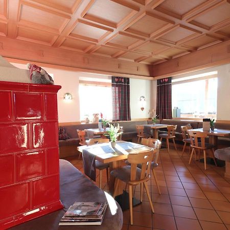 Hotel Alla Rocca Варена Екстер'єр фото
